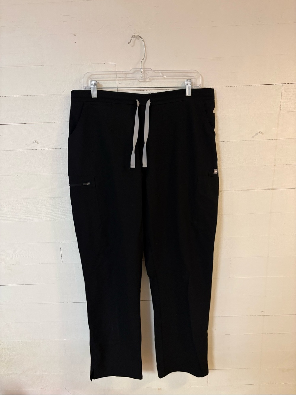 FIGS Technical Collection Black Straight Leg Scrub Pants Women’s Large